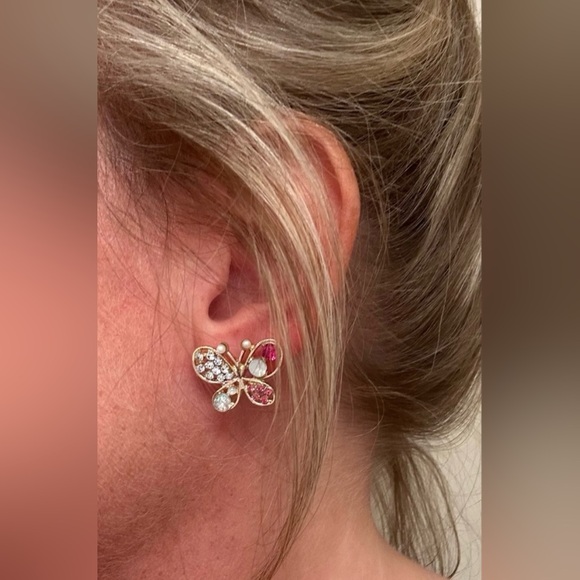 Elegant Butterfly Crystal Earrings - Picture 2 of 2
